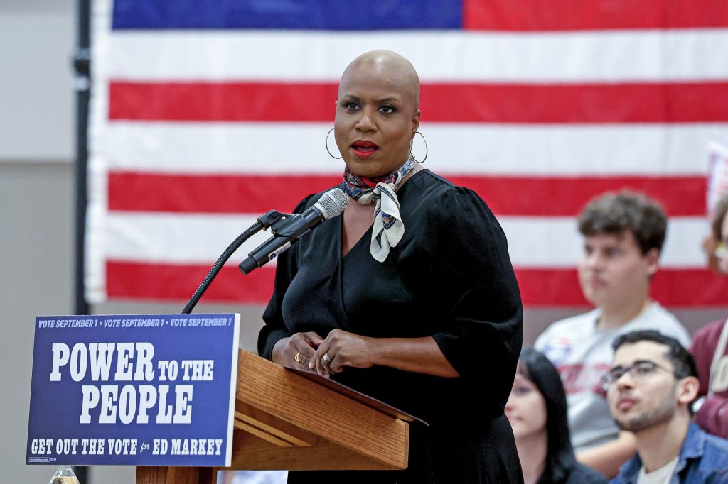 Lawmakers Demand Federal Probe Into Black Hanging Deaths